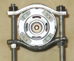 Rear end motor support